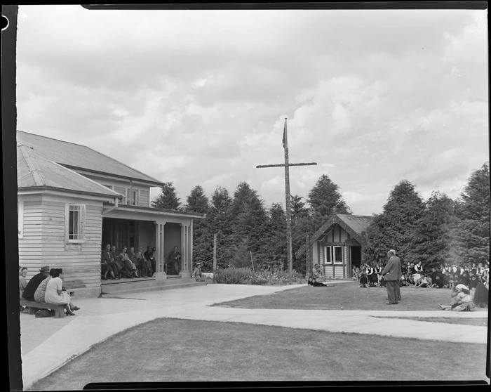 Sir Peter Buck visiting [Horohoro school, Rotorua ?]