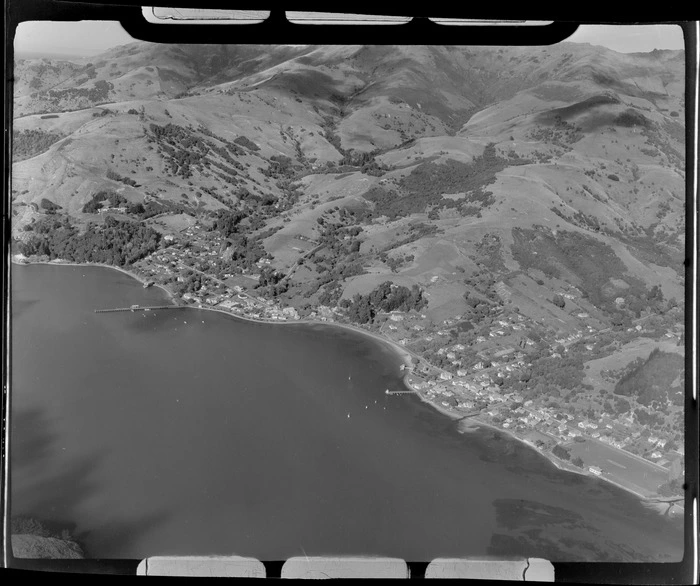 View of the Banks Peninsula coastal village and harbour of Akaroa, Christchurch District, Canterbury Region
