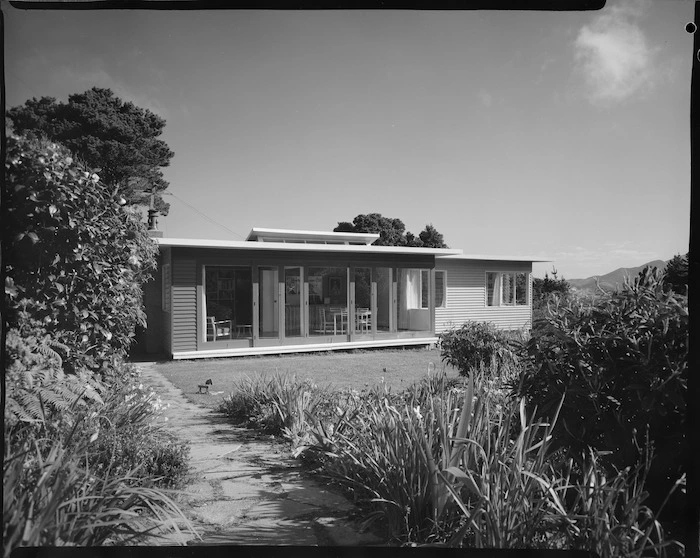 House designed by E A Plischke for H G Lang, Hatton Street, Karori, Wellington