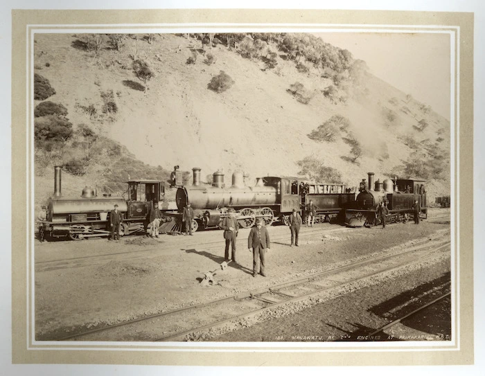 Wellington and Manawatu Railway locomotives and crew at Paekakariki