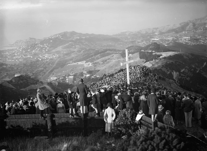 Easter service, Mount Victoria, Wellington