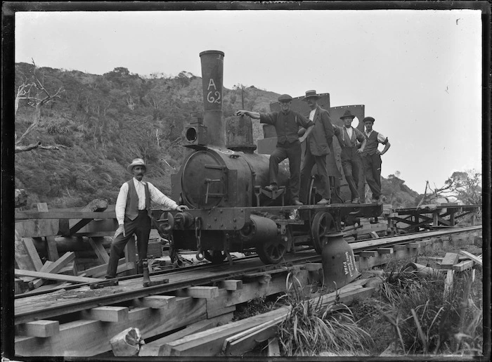 Erecting a locomotive, Piha. Steam locomotive "A" class no. 62 (0-4-0T type)
