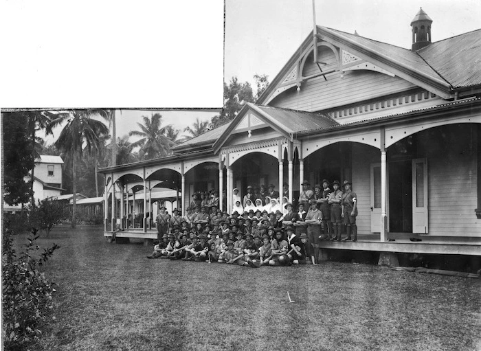 World War 1 hospital and staff, Apia, Samoa