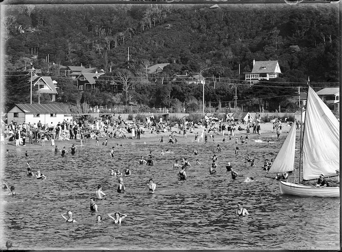 Swimmers and crowd on the beach, Days Bay, Lower Hutt