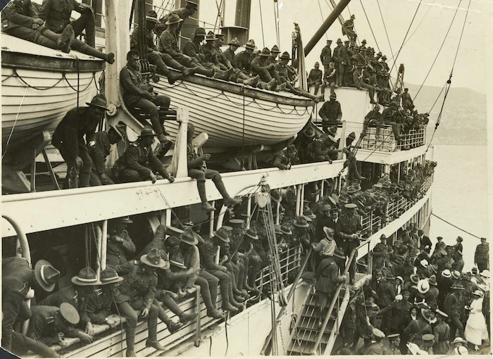1st reinforcements on board the World War I troopship Willochra, Wellington