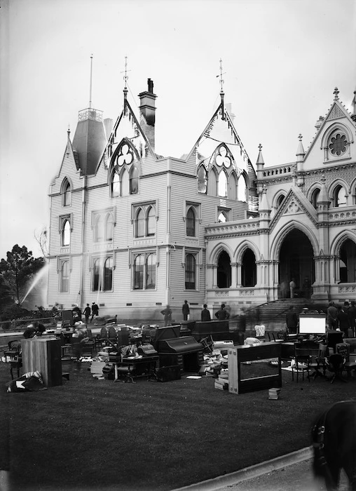 Parliament Buildings during the 1907 fire, Wellington
