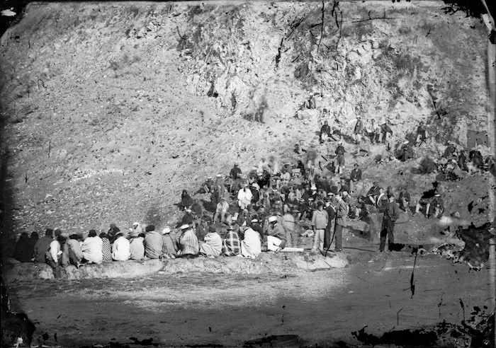 Maori Hauhau prisoners on Napier foreshore