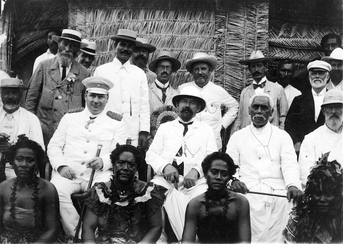 Group including W H Solf, C H Mills and Mata'afa Iosefo, at Milinuu, Apia, Samoa