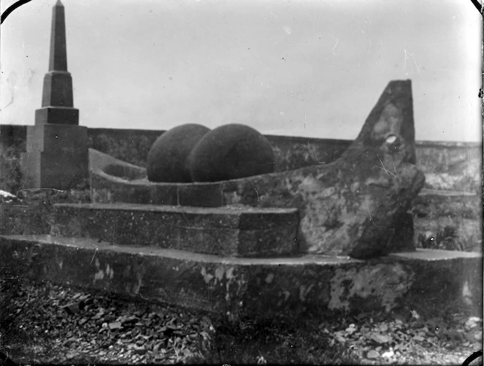 Stone anchor of the Tainui canoe, at Mokau, 1934