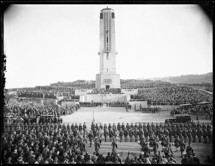 The dedication of the National War Memorial Carillon, Wellington