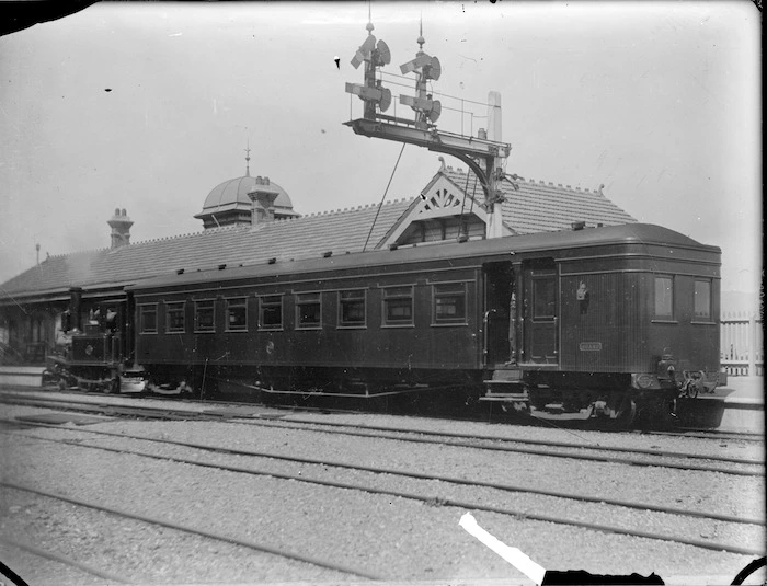 D Class steam locomotive NZR no 197 at Lower Hutt Railway Station, 1906