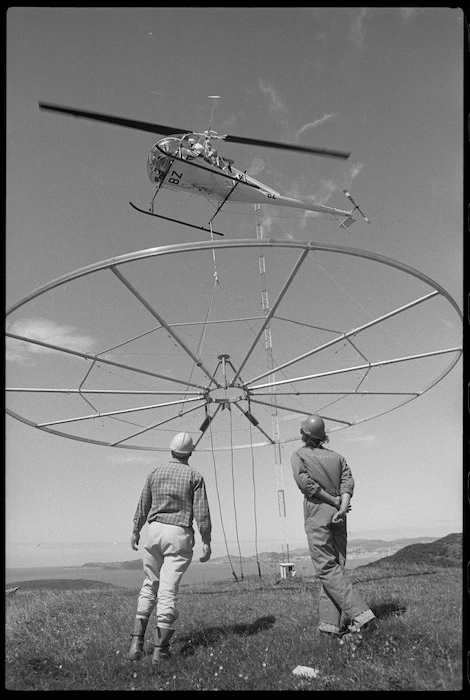 A new aerial for Radio Windy, Wellington