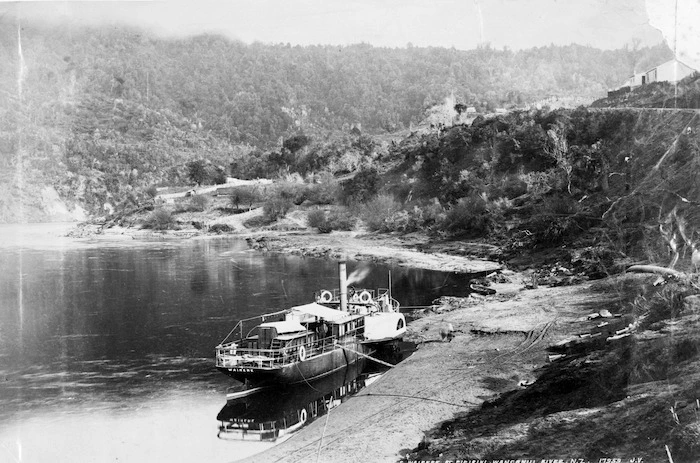 Paddle steamer Wairere at Pipiriki