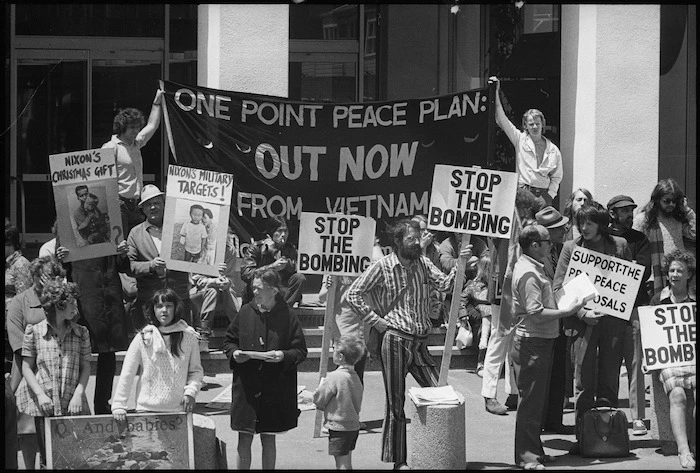 Anti Vietnam War demonstrators outside the American Embassy on The Terrace, Wellington