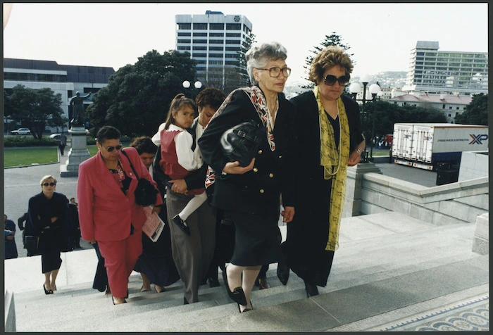 Members of Ngai Tahu arriving at Parliament, Wellington