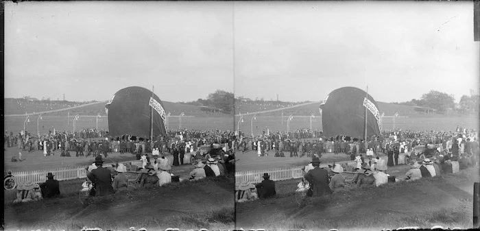 Stereoscopic photograph of a hot air balloon at the Domain, Auckland