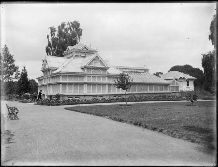 Exterior view of Townend begonia house, Christchurch Botanic Gardens