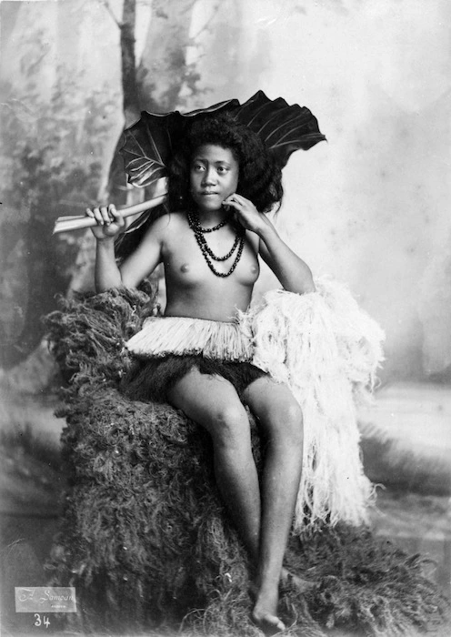 Andrew, Thomas, 1855-1939 :Young Samoan woman