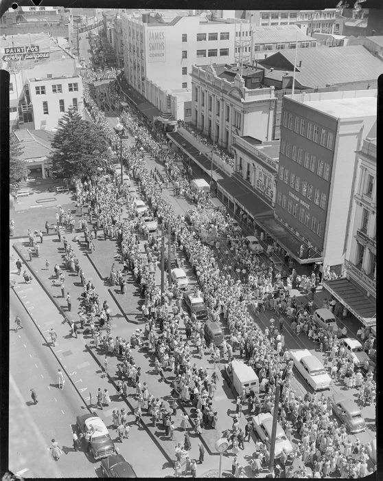 Christmas parade, Manners St., Wellington