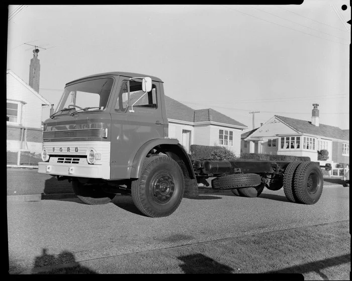 Serigraphic Studios, Ford D1000 Truck