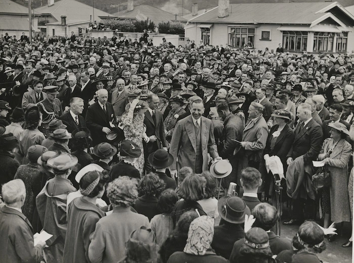 Dignitaries arriving for the unveiling of the Wellington Provincial Centennial, Petone, Lower Hutt, Wellington