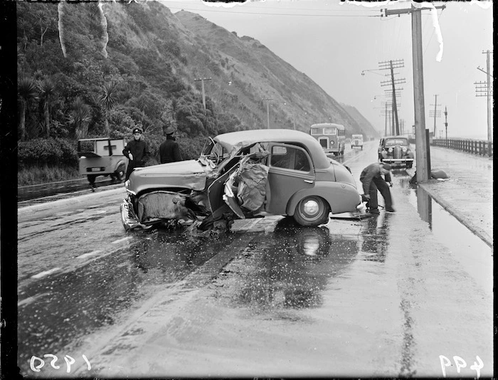 Car accident on Hutt Road