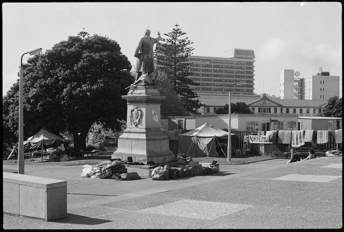 Tents and belongings of Maori land marchers, Parliament Grounds, Wellington