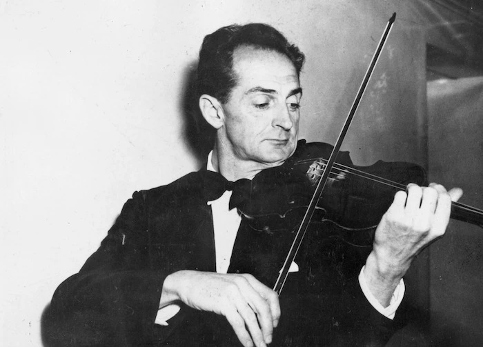 Vincent Aspey playing the violin, Wellington Town Hall