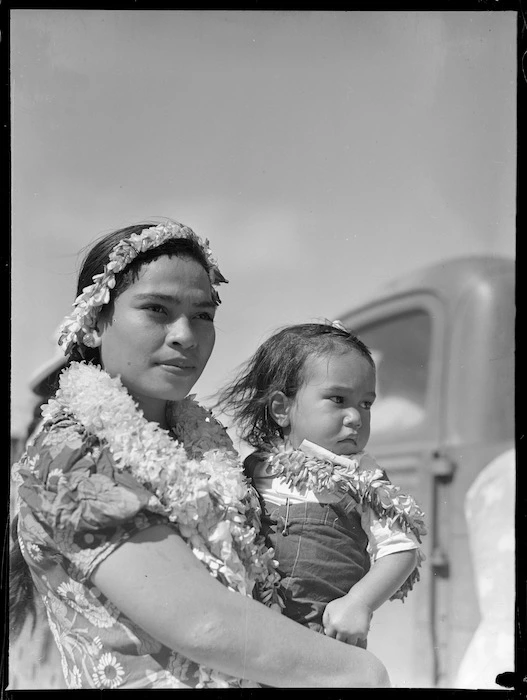 Woman and child from Aitutaki