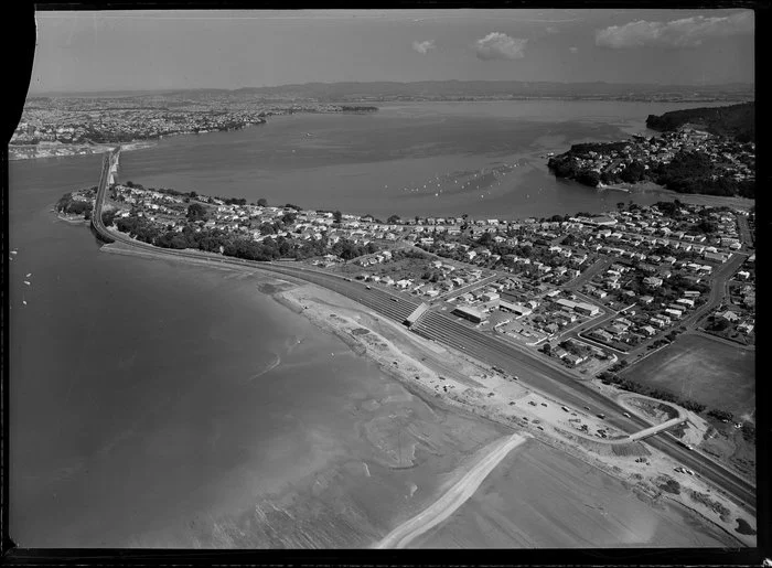 Auckland Harbour Bridge toll booths, Northcote