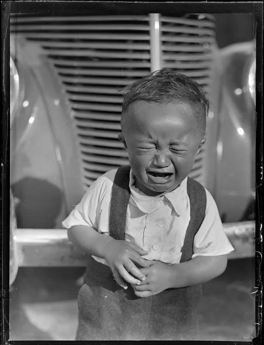 Māori child crying, Tokaanu