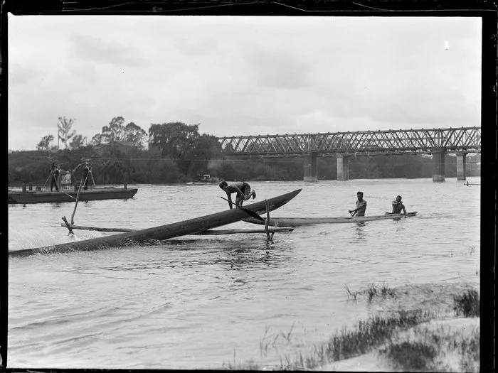 Waka (canoe) hurdle races on the Waikato River