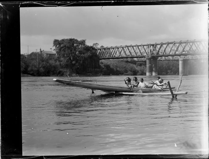 Waka (canoe) hurdle races on the Waikato River