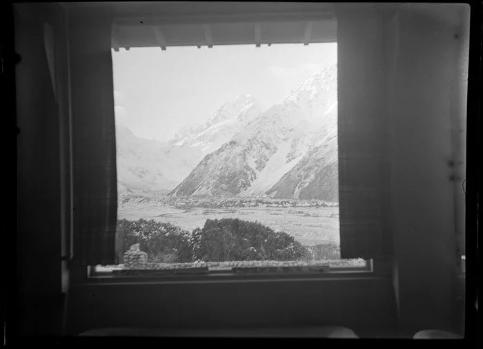 A view of Mt Cook through cabin window