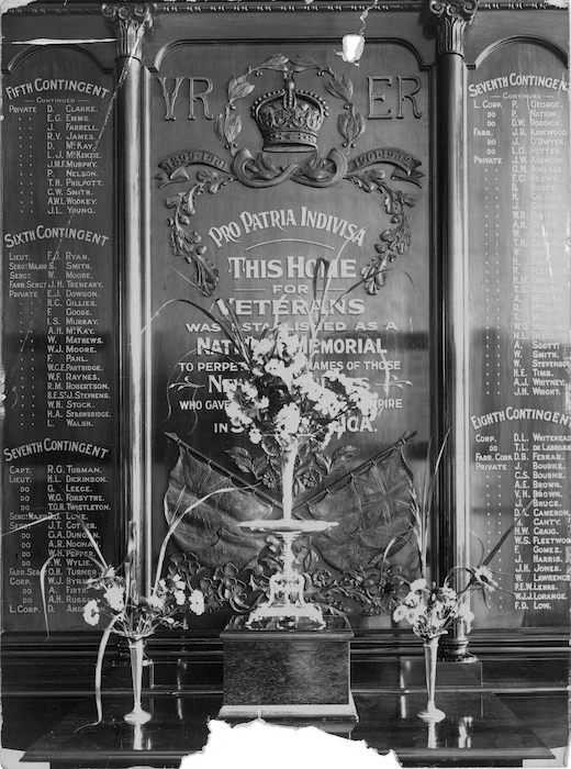 Winkelmann, Henry 1860-1931 :[South African War memorial tablet in the entrance hall of the Ranfurly Veterans' Home, Mount Roskill, Auckland]