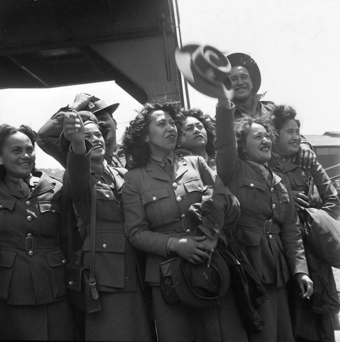 Maori members of the Women's Army Auxiliary Corp, Wellington wharf