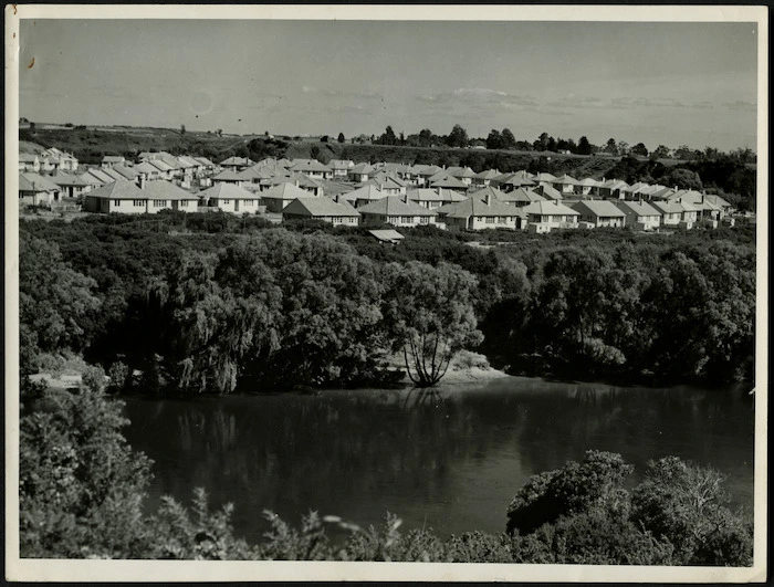 State houses at Hayes Paddock, Hamilton, with Waikato River