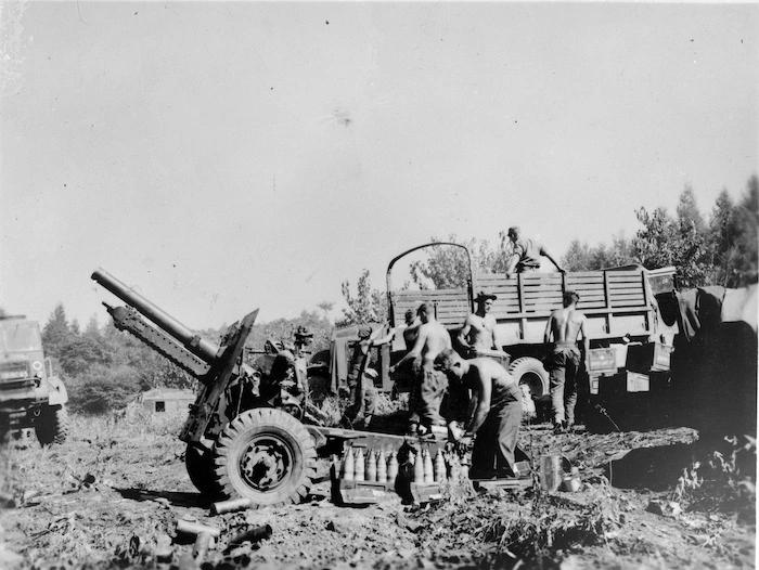 [F Troop, 163 Battery, unloading 25 pounder ammunition during the first offensive of the Commonwealth Division, Korea]