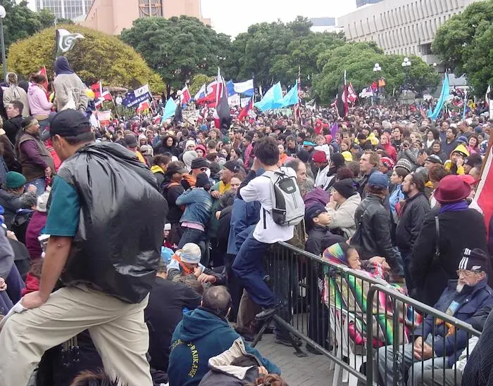 Photographs of the Foreshore and Seabed Hikoi, Parliament grounds, Wellington