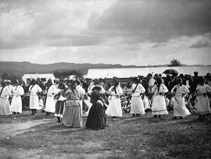 Ross, Malcolm, 1862-1930 :[Poi dance at Ruatoki, during the visit of Lord Ranfurly's party]