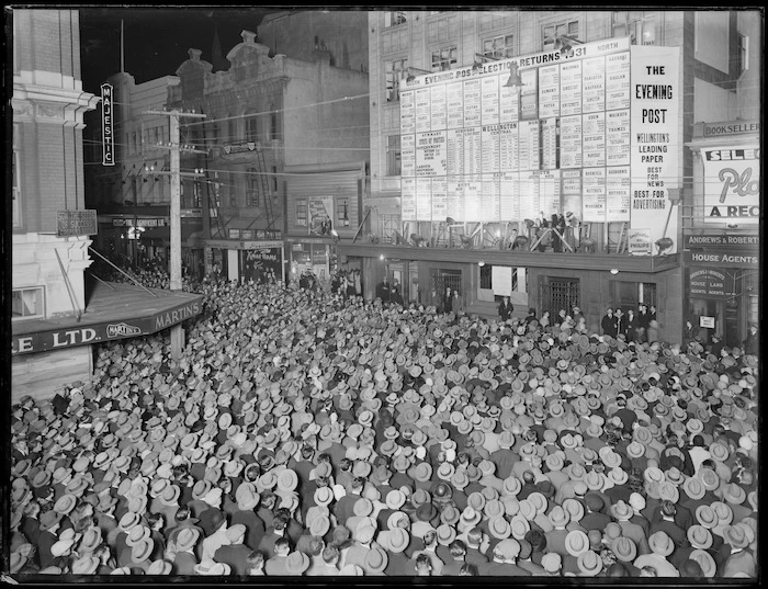 Crowd in Willis Street, Wellington, awaiting the results of the 1931 general election