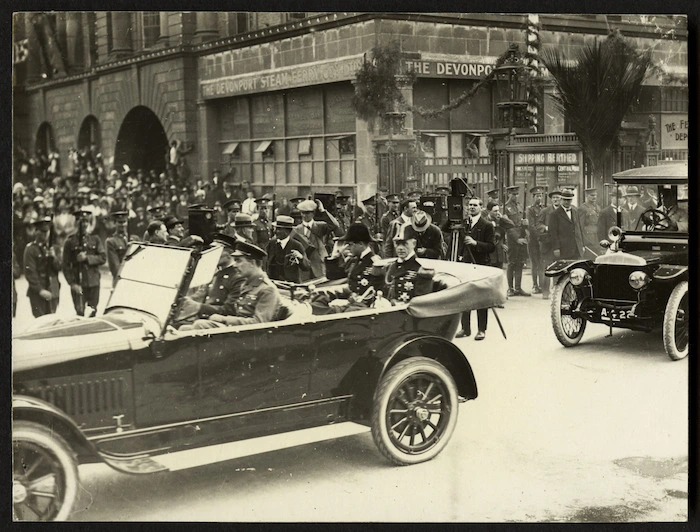 Creator unknown :Photograph of the Prince of Wales being driven through an Auckland street, during his 1920 visit