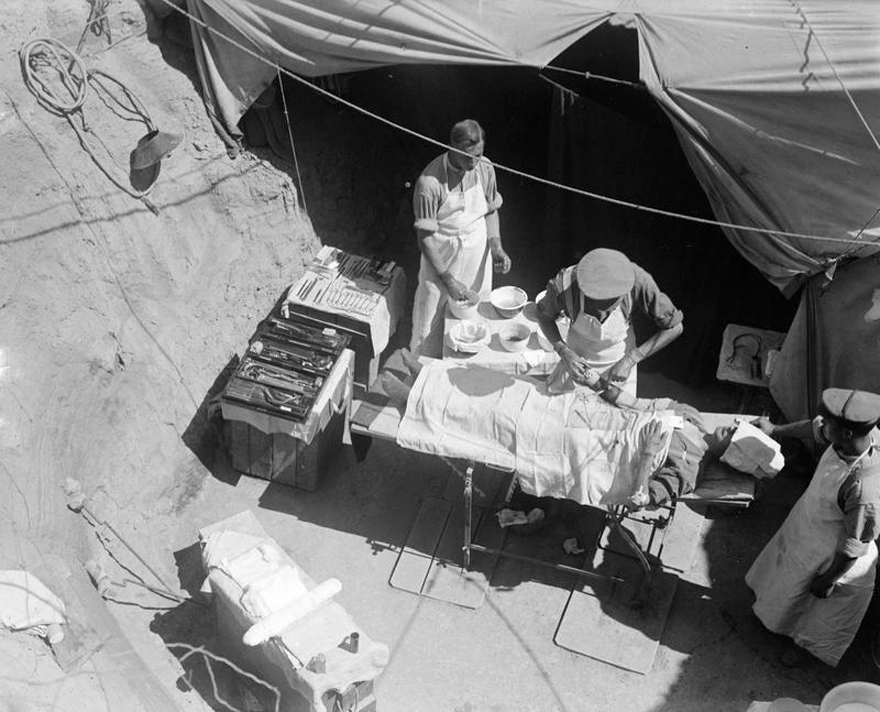 Performing field surgery at Gallipoli