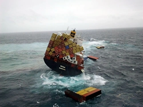 Containers falling off the Rena