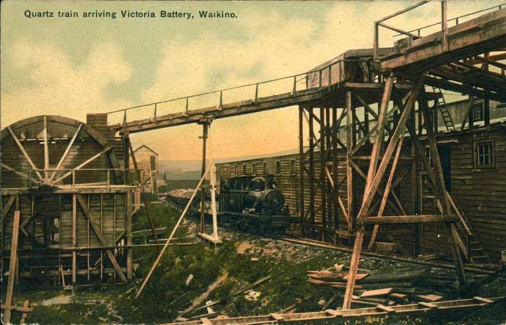 Quartz train arriving Victoria Battery, Waikino