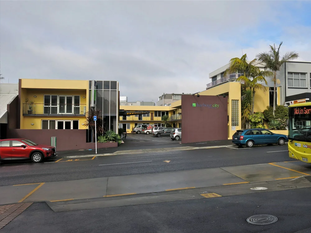 Harbour City Motor Inn on 50 Wharf Street