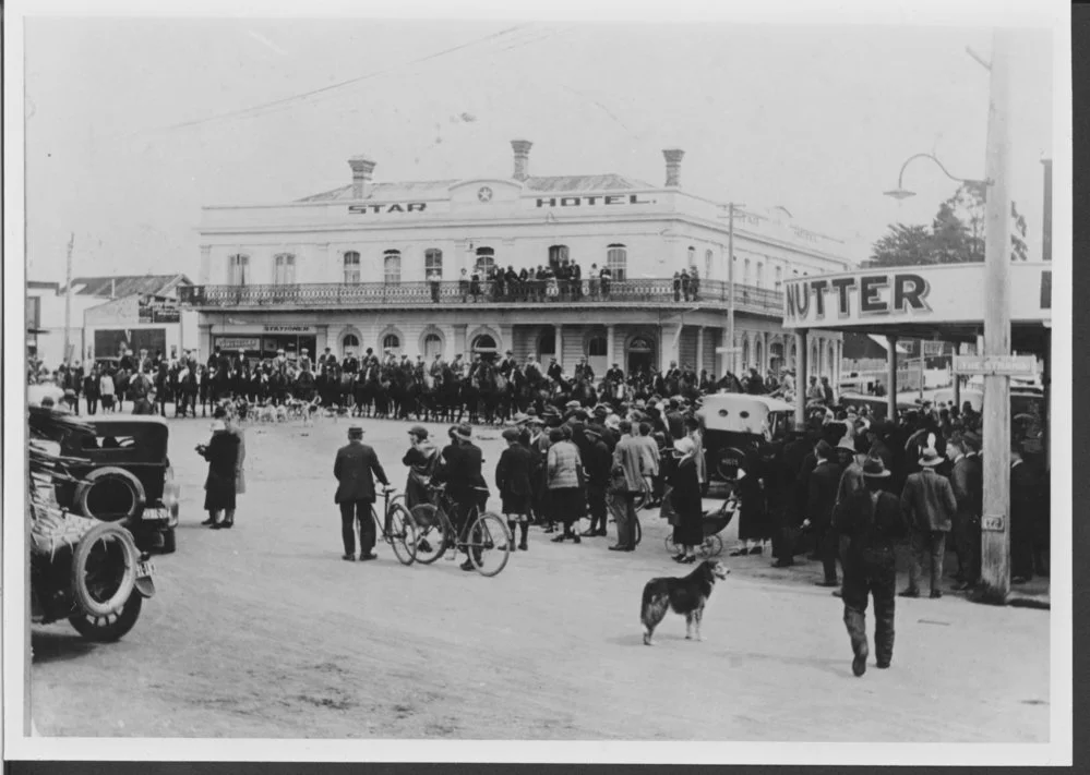 Waikato Hounds, Star Hotel, Devonport Road 1925