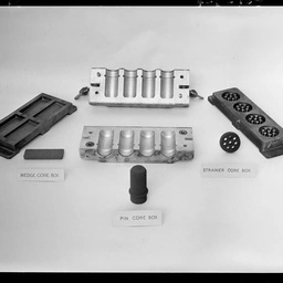 Wedge core, pin core and strained core boxes