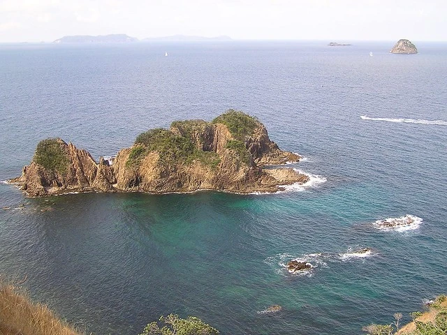 Islands in Pacific Ocean