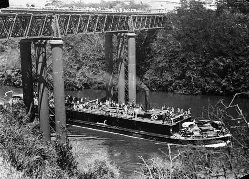 Paddle steamer